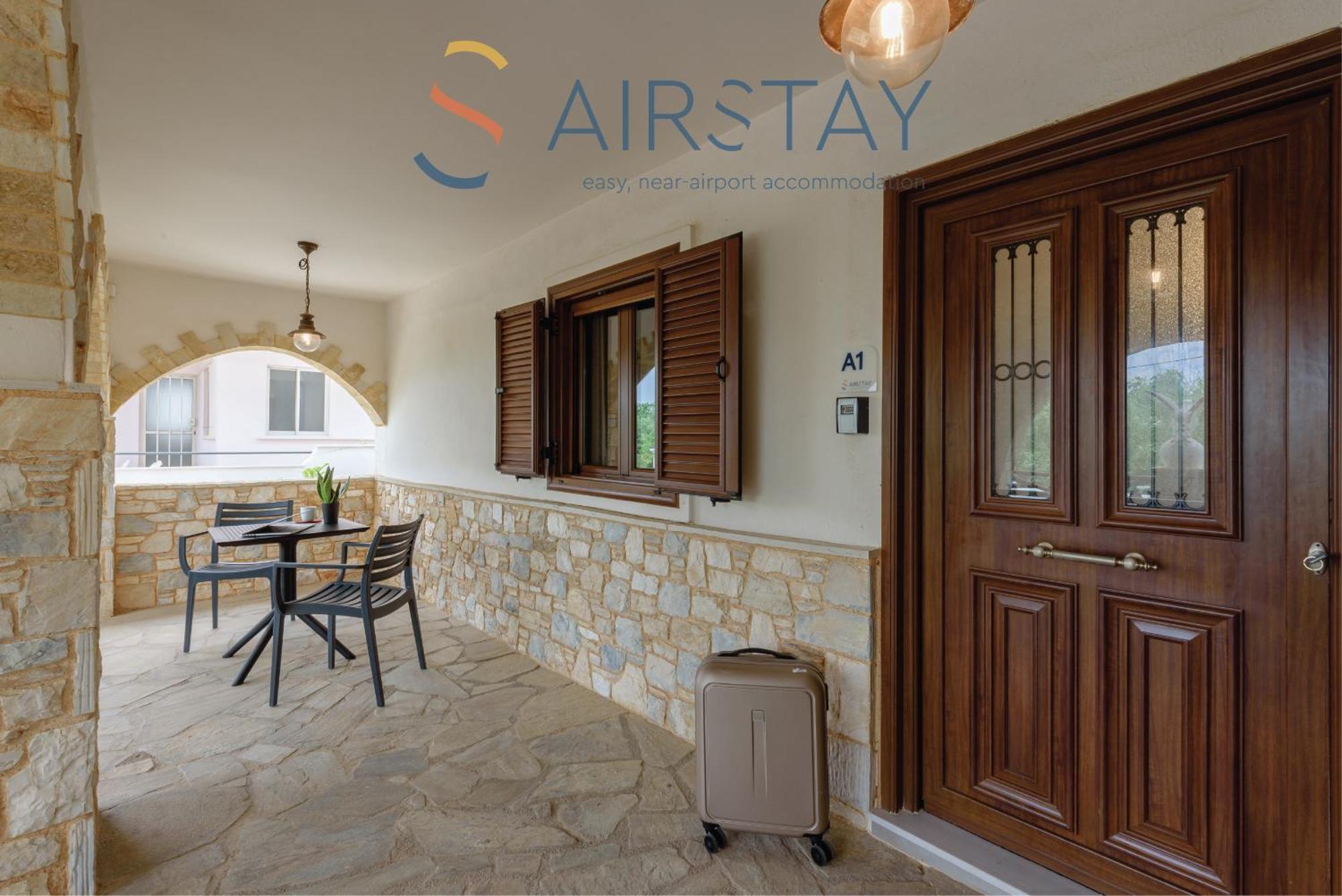 Ryze Apartments Airport By Airstay Loútsa Exterior foto